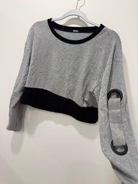 Splendid Grey & Black Cropped Long-Sleeve Sweater